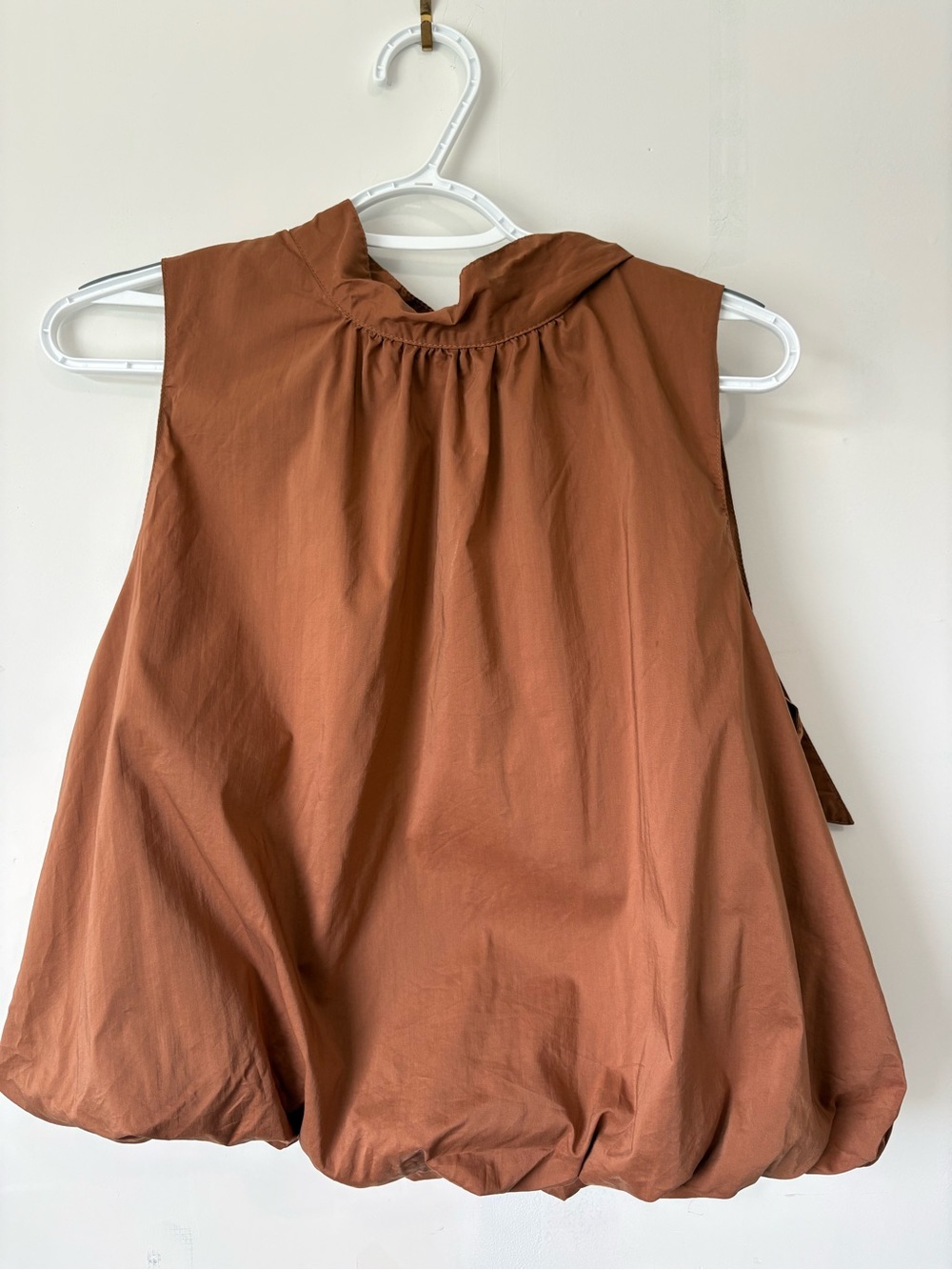 Sleeveless Bubble Hem Camisole in Rust